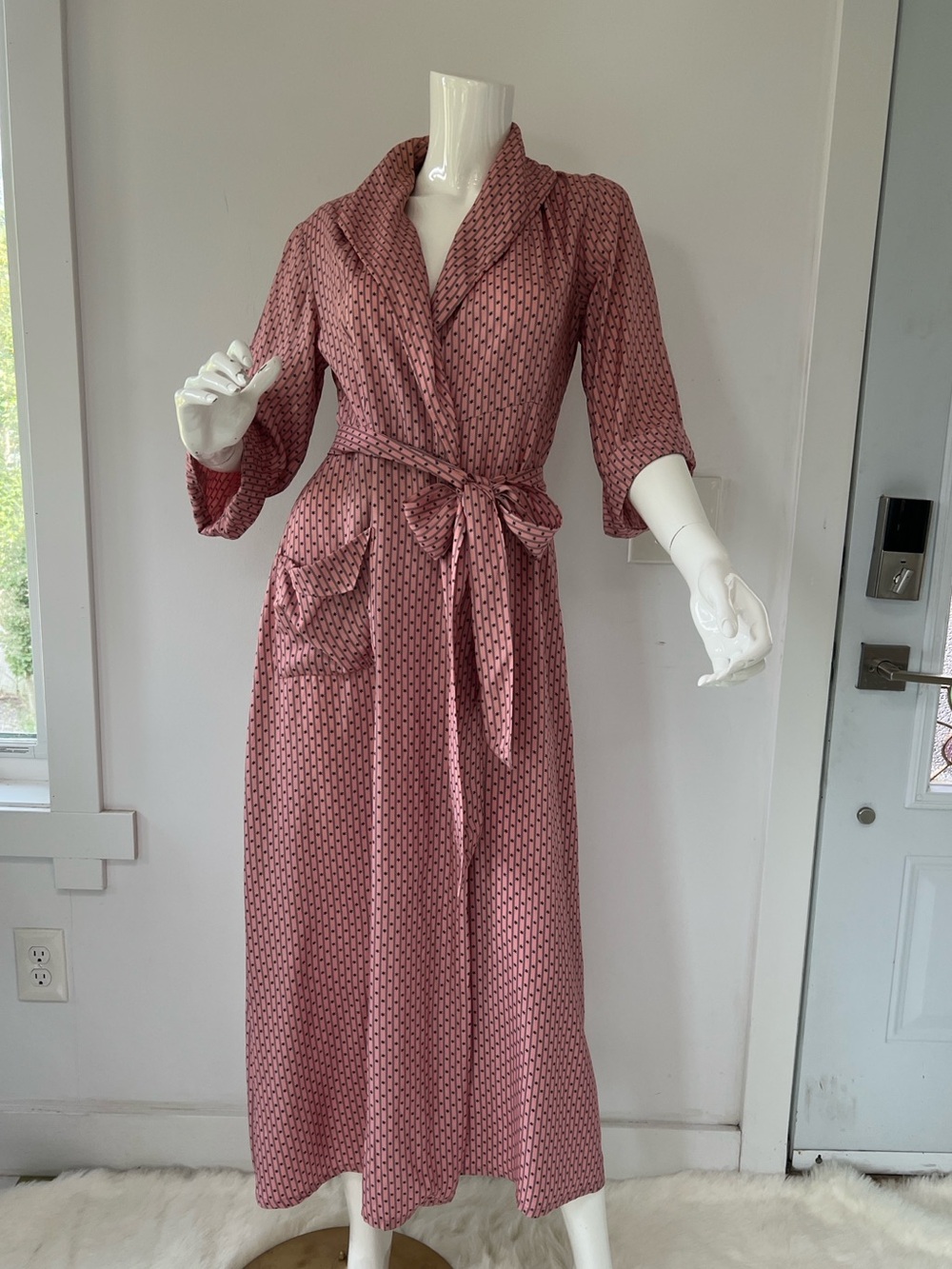 Vintage Total Housegown Pink Floral Housecoat Robe Women’s Small loungewear silk